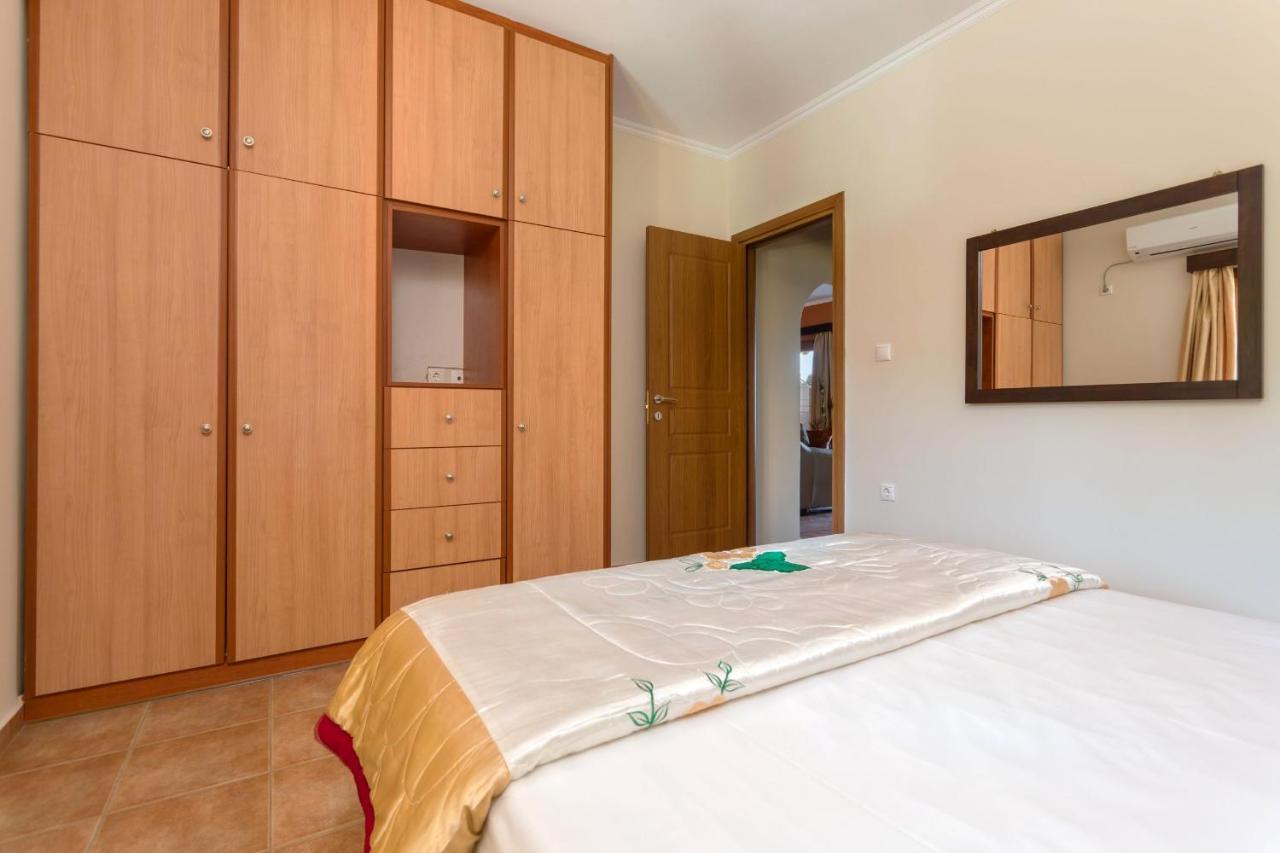 Venetico Beachfront & - 2 Bedroom Sea View Appartement Argassi