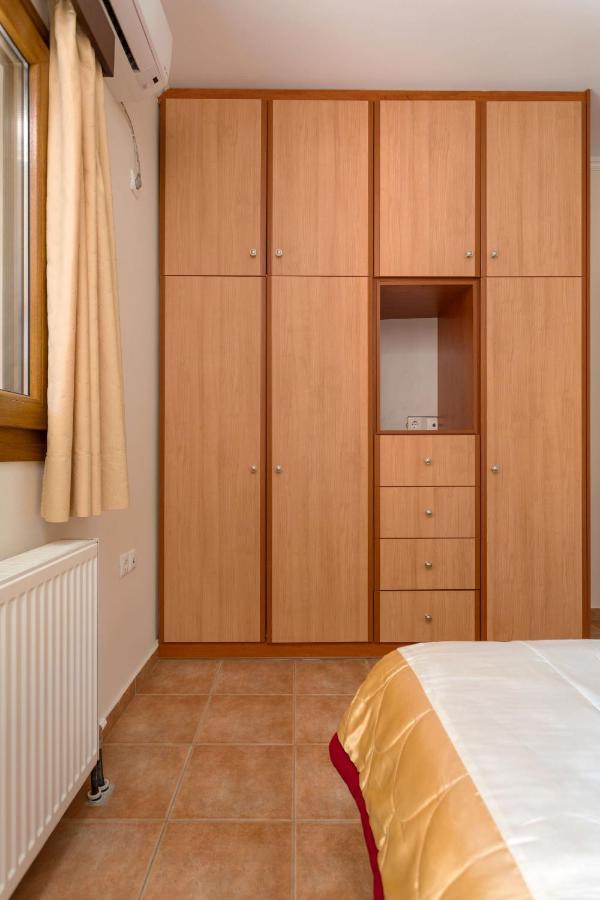 Venetico Beachfront & - 2 Bedroom Sea View Appartement