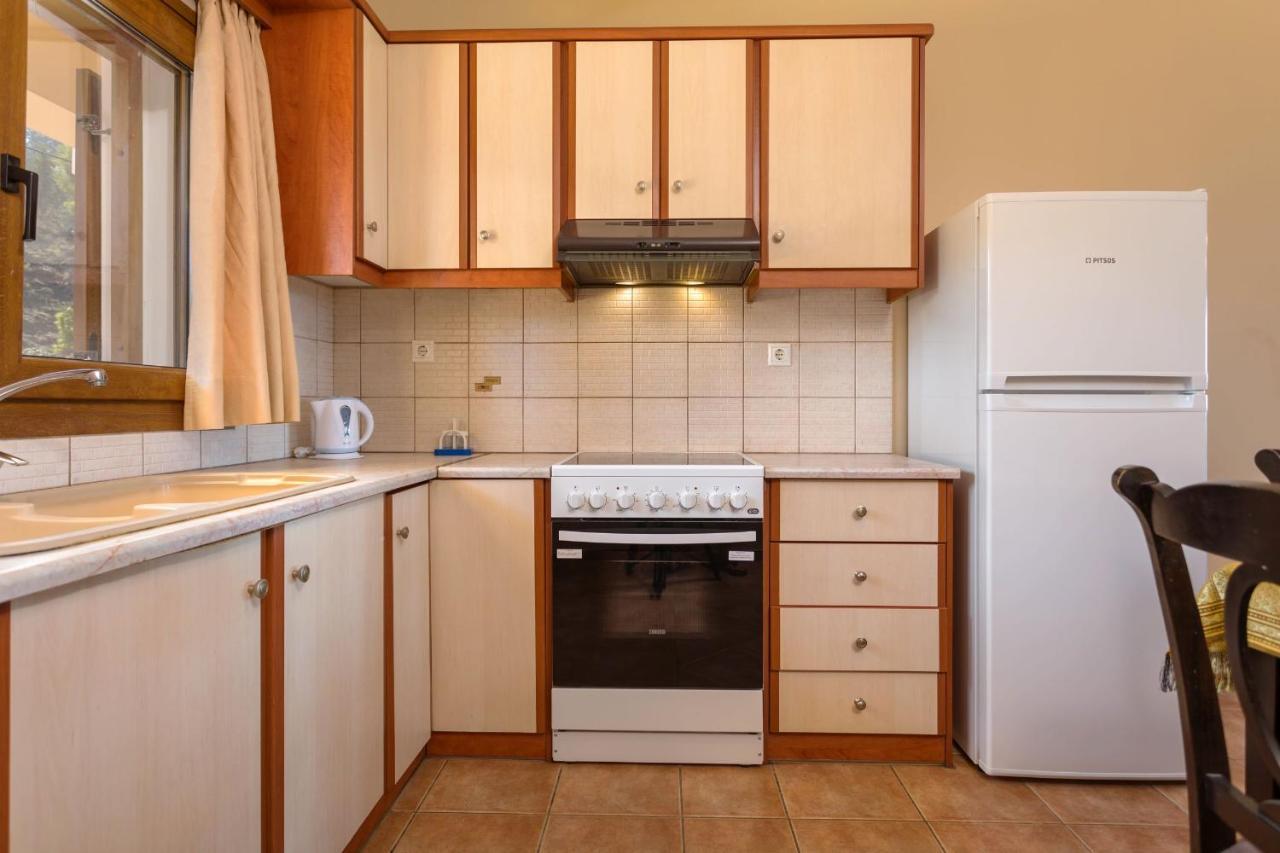 Venetico Beachfront & - 2 Bedroom Sea View Appartement